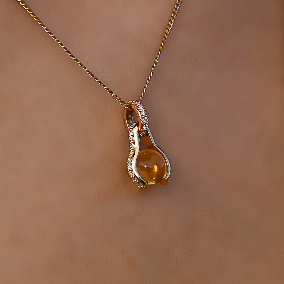 Pendant Earth is Round, yellow gold 18k, diamonds and citrine, with 5 additional fine stones, without chain